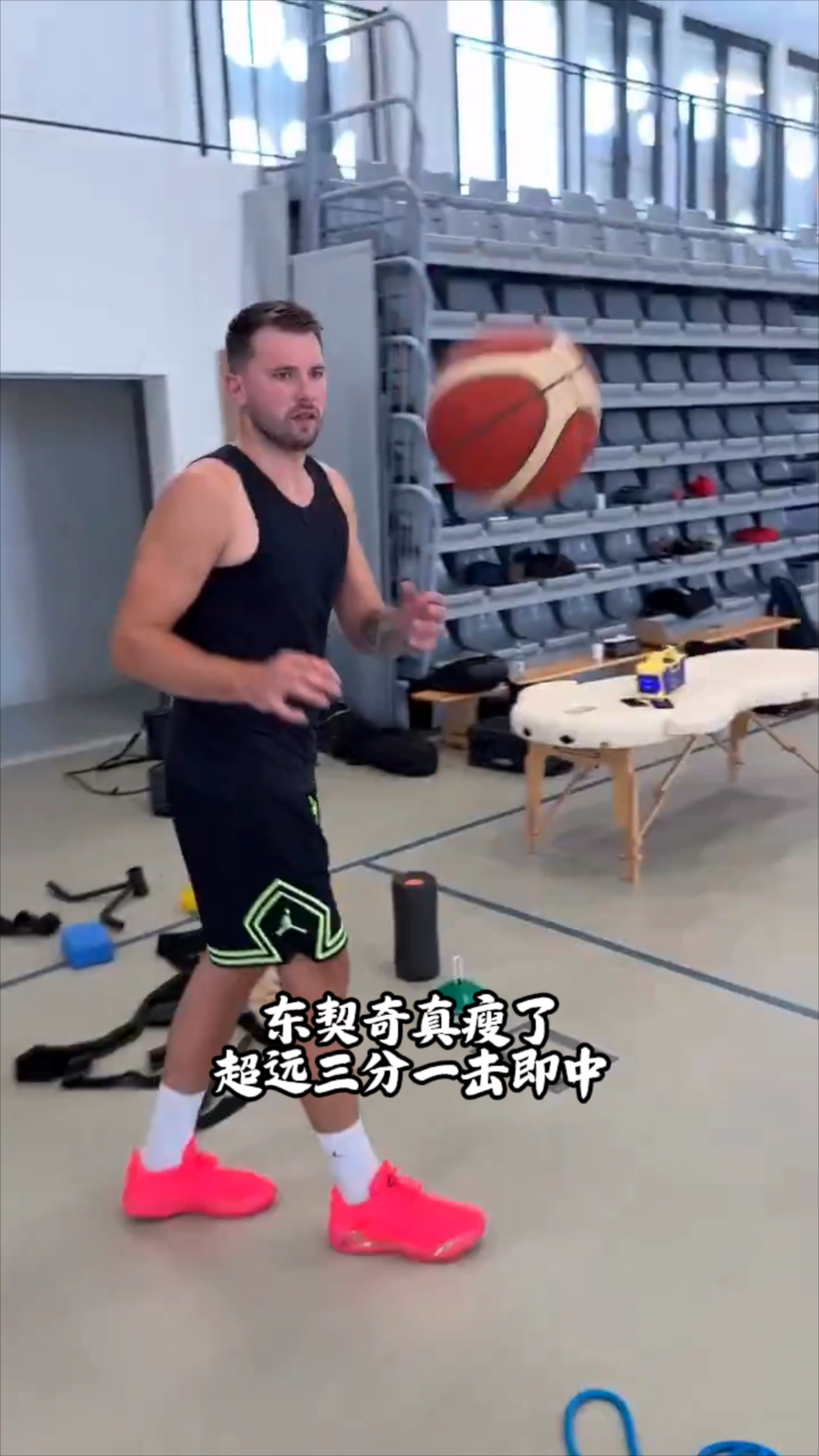 东契奇重要时刻夺冠，皇家马德里带队取胜！引发球迷热议的简单介绍