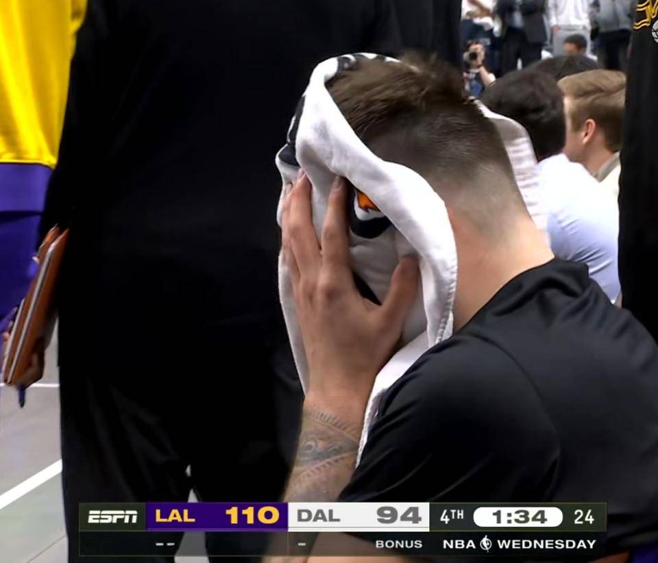 九游入口-重返赛场首场状态出色，DWG观众沸腾！，东契奇重返赛场再创辉煌时刻的简单介绍