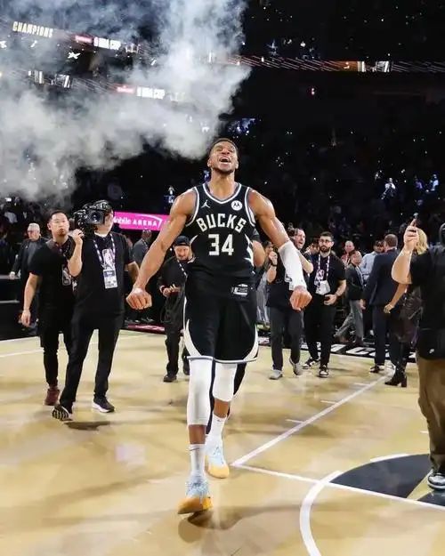 九游官方入口-字母哥连续十五场比赛得分超过重要助攻，老鹰不断突破！再创辉煌时刻的简单介绍