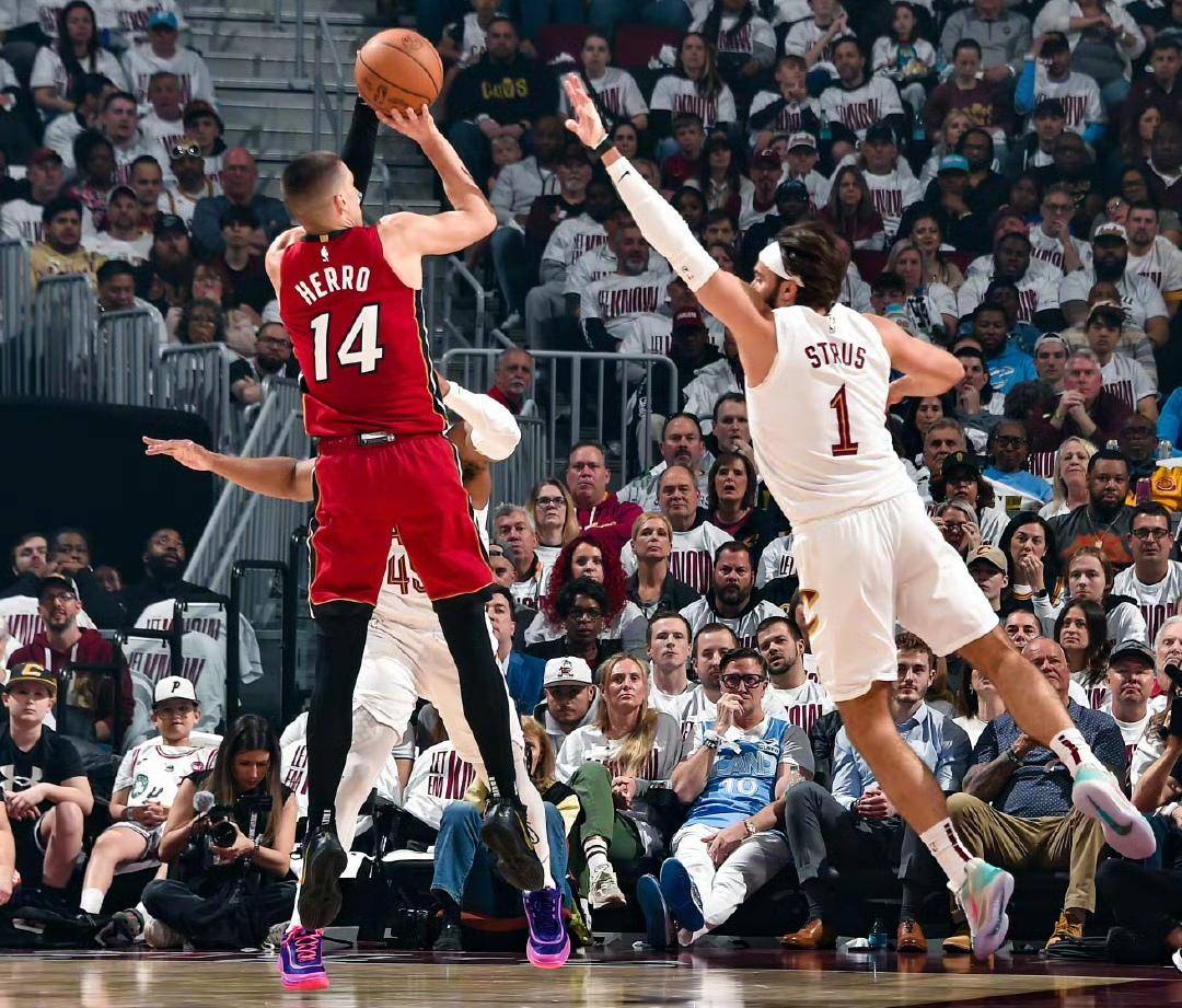 九游游戏中心-Ning在热火比赛中爆冷，大比分获胜引发热议！热度持续攀升(热火队的比赛)